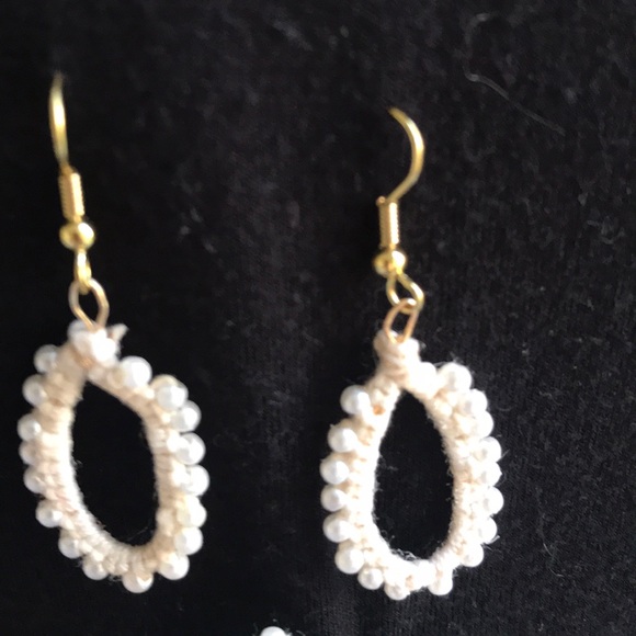 Hand Tatted Pearl & Lace Earring & Brooch - Picture 3 of 8